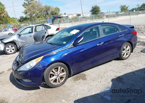 2013 Hyundai Sonata Limited z USA, uszkodzony, nr VIN 5NPEC4AC4DH560481
